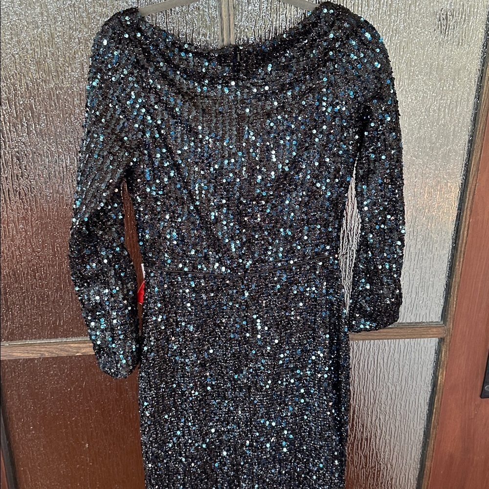 Mac Duggal Elegant Navy Sequin Gown v neck long sleeves size 6 NWT - Picture 12 of 13